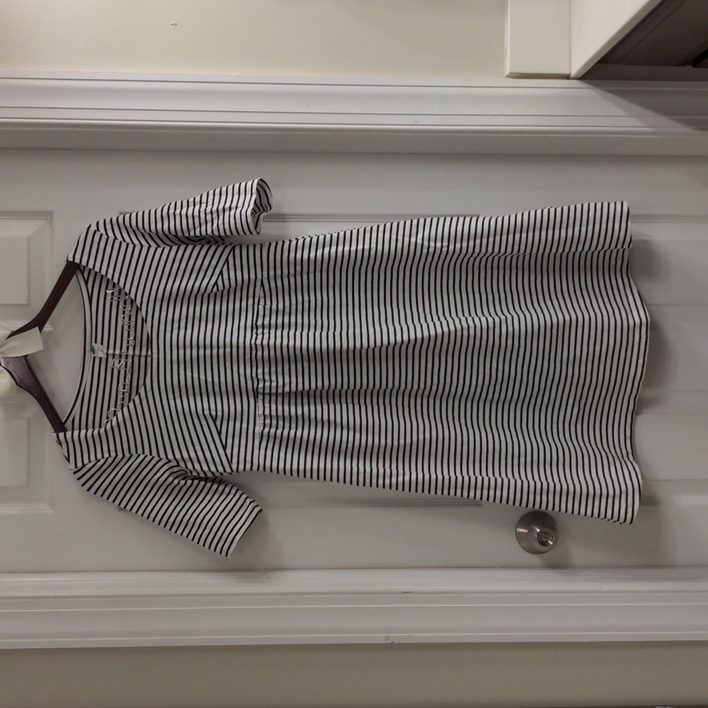 Old Navy Maternity Dress - Size Small